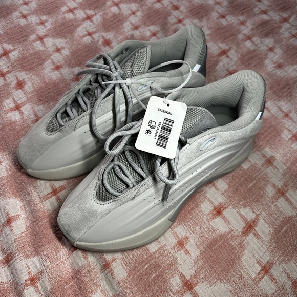 adidas NOVA IIINFINITY SHOES - Picture 11 of 12